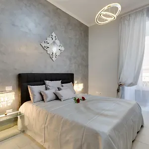 Apartment New In! Sophie At Colosseum, Rome